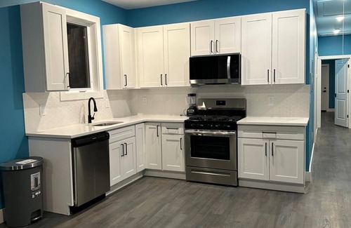 Newark Apartamento | NWK 627 ROOM 213 SHARED BATHROOM