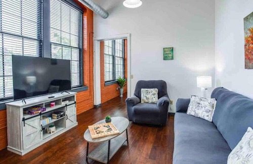 Rochester Apartamento | NY Style Centric Loft with King Bed by Park av.