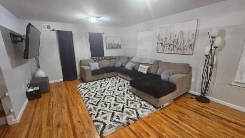 Forest Hill Casa | NYC & Downtown Newark Commuter Dream Stay