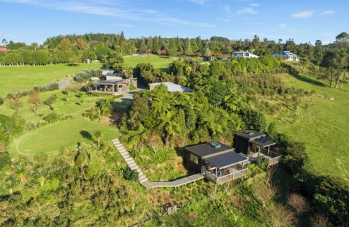 Whakamarama Cabina | NZ Bush Retreat Cabin Escape