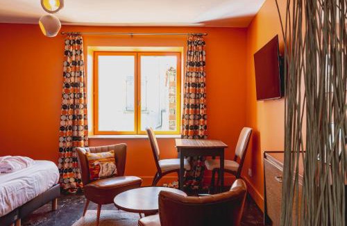 Charlieu Cama Y Desayuno | O'fil de soie Hôtel Balnéo Gite B&B Séminaires