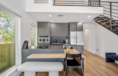 Greater East End Apartamento | O'Four Lofts North, Luxury Cabin Retreat