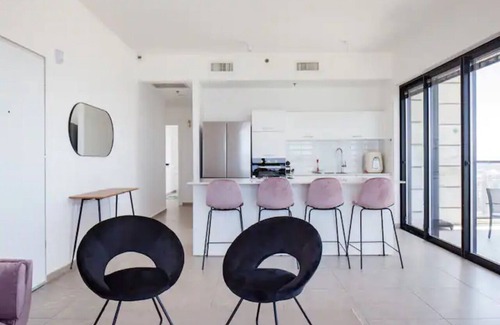 Bat Yam Apartamento | O&O Group- Modern Luxury APT-Mesmerizing Sea Views.