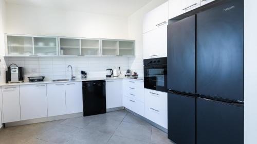 Rishon LeTsiyon Apartamento | O&O Group - SeaFront Luxurious 3 BR Apartment