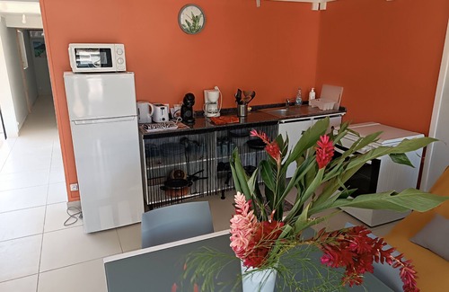 Capesterre-Belle-Eau Casa | O'Romarin on the road to the Carbet Falls, close to seas and rivers