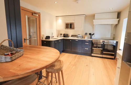 Penny Bridge Cabaña | Oak Cottage, BACKBARROW