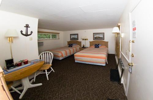 Whitehall Casa | Oak Park Inn