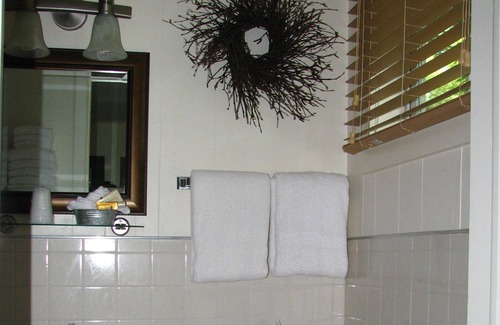 Whitehall Cabina | Oak Park Inn