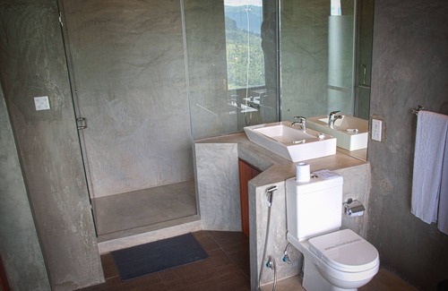 Ramboda Hotel | Oak Ray Tea Bush