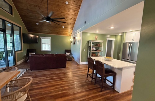 Eden Casa | Oak River Retreat