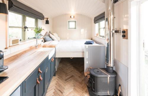 Honley Otro | Oak + Stars Hideaway