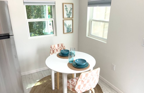 Hobbs Casa | Oak Tree Oasis Guesthouse w/ Private Heated Pool