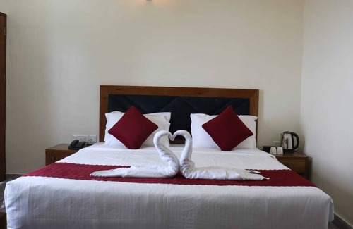 Lansdowne Hotel | Oak Trek Resort