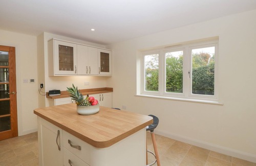 Long Marston Cabaña | OAKDENE, family friendly, character holiday cottage in Upper Quinton