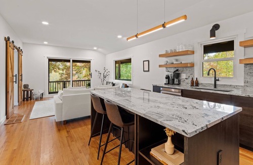 Hendersonville Cabaña | Oakhaven: Mountain Escape with Wood Burning Hot Tub!