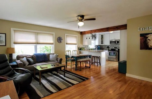 Rochester Casa | ☆ Oakley's Oasis, una casa diseñada por Dharma Dwellings ☆