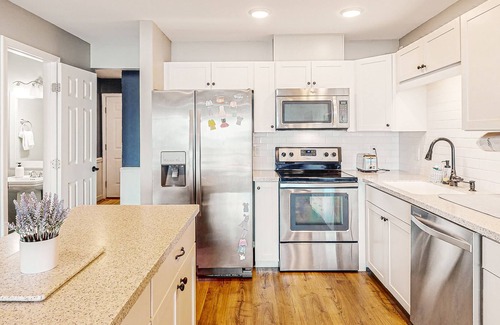 Parker Casa | Oakshore Oasis | Waterfront townhome in Panama City