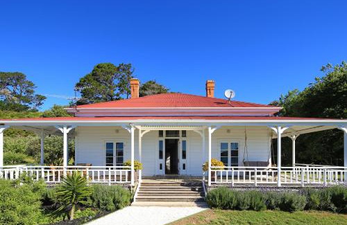 Omiha Casa | Oakura Bay Villa - Stay Waiheke