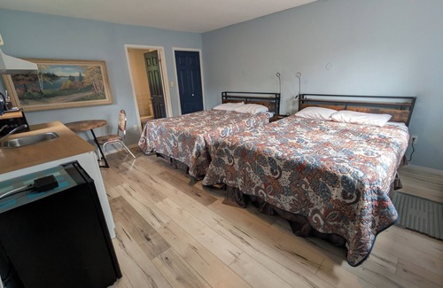 Gravenhurst Hotel | Oakwood Motel