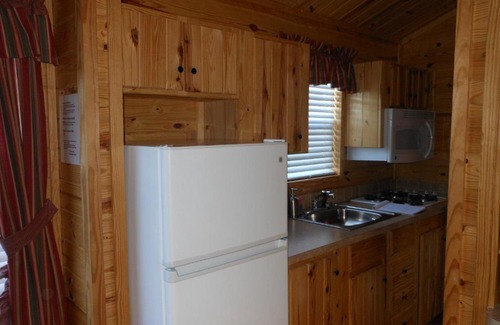 Descanso Complejo | Oakzanita Springs Camping Resort Cabin 1