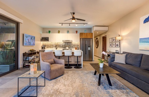 El Caloso Apartamento | Oasis 702 - Oasis Riverfront Rio Cuale Rooftop Pool OceanViews