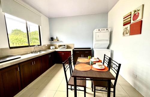 Barrio Pilo Casa | Oasis Arenal Villa Downtown Arenal Volcano View