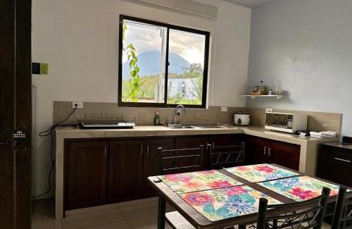 Barrio Pilo Casa | Oasis Arenal Villa Downtown Arenal Volcano View