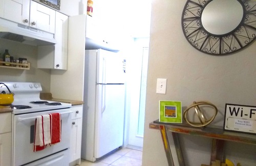 Kenwood Apartamento | Oasis at Historic Kenwood-Downtown St. Petersburg