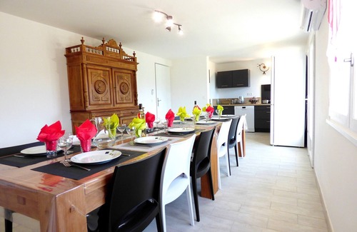 Bergerac Casa | Oasis de Loisirs : 20 Personnes - 8 Chambres - Jeux - Vue Panoramique au Calme