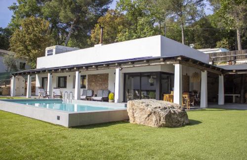 Seva Villa | Oasis en el Montseny con piscina, jardín y natura