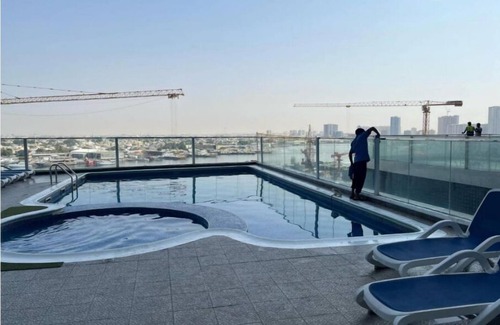 Free Zone Apartamento | Oasis tower family apartment 2302