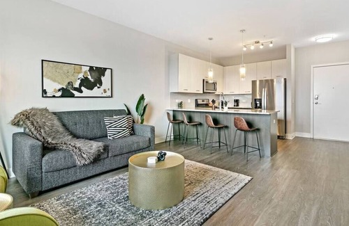 Forestview Apartamento | OB7 Ideal 6BR Clustered Units in Oakbrook | Big Group