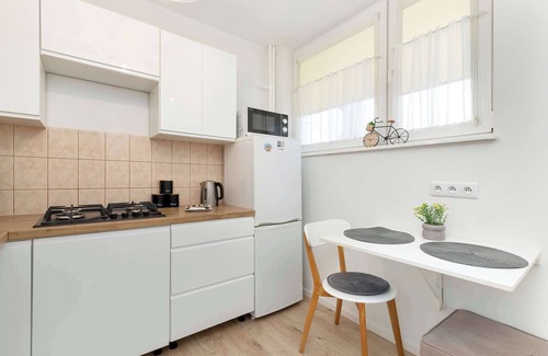 Przymorze Apartamento | Obrońców Wybrzeża 10C | Gdańsk | Bright Apartment | Desk