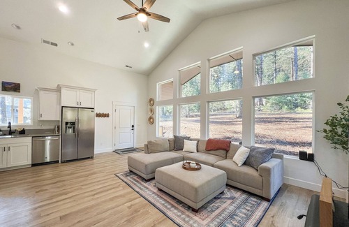 New Meadows Cabina | OC's Hideaway: Ski and Tee Cabin