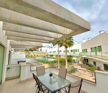 La Parata Apartamento | OCEAN APARTAMENT ! 1ª Línea del Mar, piscina, parking, wifi
