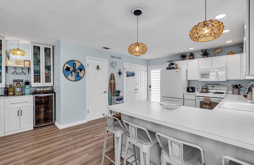 Bradley Beach Casa | Ocean Ave! Watch Sunrise with Outdoor Shower and Linens