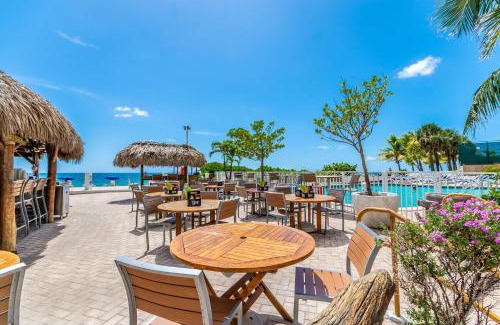 Galt Mile Apartamento | Ocean Beach Condo 3BR On the Sand 505