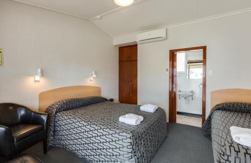 Saint Kilda Hotel | Ocean Beach Hotel