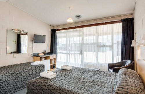 Saint Kilda Hotel | Ocean Beach Hotel