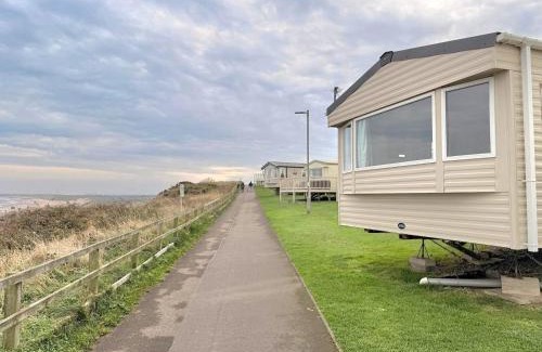 Crimdon Casa | Ocean Bliss-Beach Front - Lux- Sea View- 3-Bedroom Caravan- 8 Sleeps