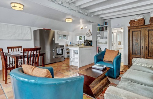 Stinson Beach Apartamento | Juguetón Oceanside Studio con bañera de hidromasaje y carpa de yoga