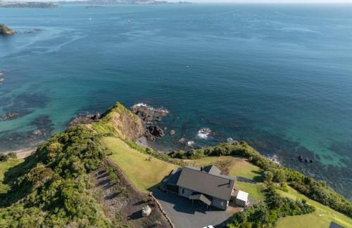 Russell Casa | Ocean Cliff