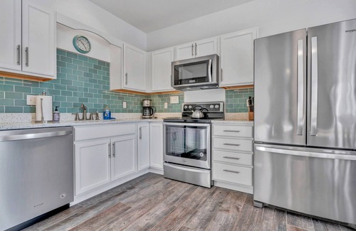 Owls Head Casa | Ocean Duplex East with Walk to Crescent Beach