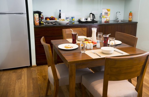 Bambalapitiya Apartamento | Ocean Edge Suites & Hotel Colombo