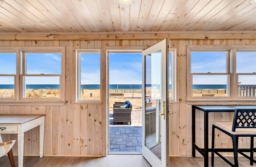 Manasquan Casa | Ocean Front Beach Cottage with Relaxing views and sound of the Ocean