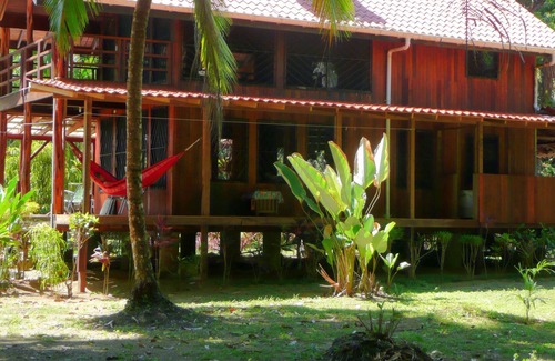 Carate Casa | Casa frente al mar en la playa, amaneceres en la laguna, puestas de sol en Corcovado, vida silvestre, kayaks