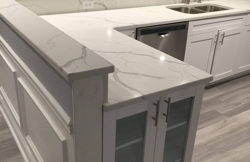 Diamond Beach Condominio | FRENTE AL OCÉANO REFORMADO CON BLDG 2BDRM / 2 BAÑO COMPLETO - Seapointe Village W / Private Beach