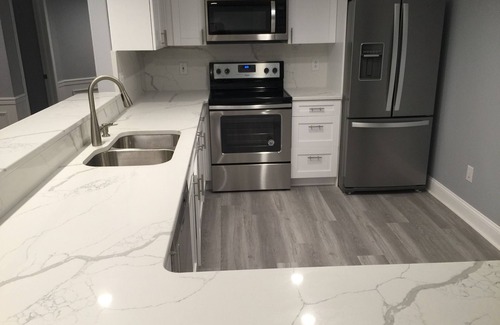 Diamond Beach Condominio | FRENTE AL OCÉANO REFORMADO CON BLDG 2BDRM / 2 BAÑO COMPLETO - Seapointe Village W / Private Beach