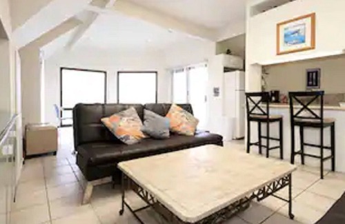 South Mission Beach Casa | OCEAN FRONT DUPLEX IN SOUTH MISSION BEACH, top and bottom units rented together