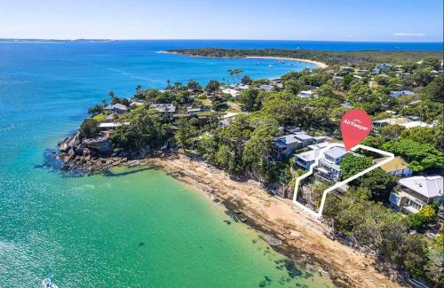 Bundeena Casa | Ocean Front Luxury The Lambeth Walk